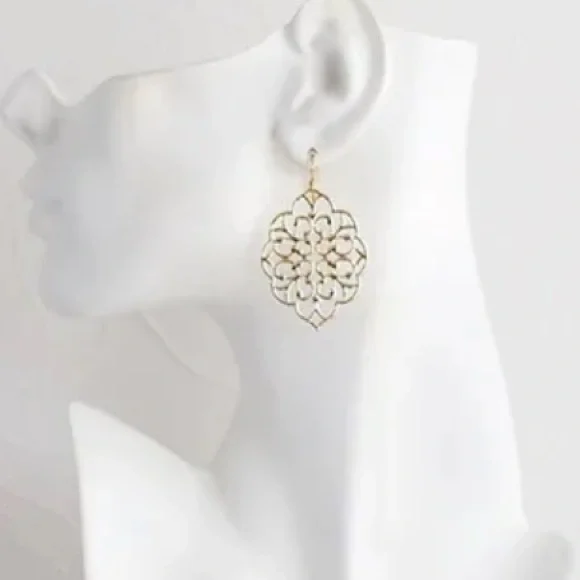 Filigree & Scrollwork Fancy Dainty Delicate Lightweight Gold Statement E… - Picture 5 of 5